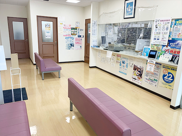 ありす薬局　東尾道店内観