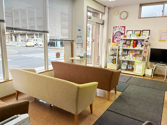あやめ薬局　せら店内観